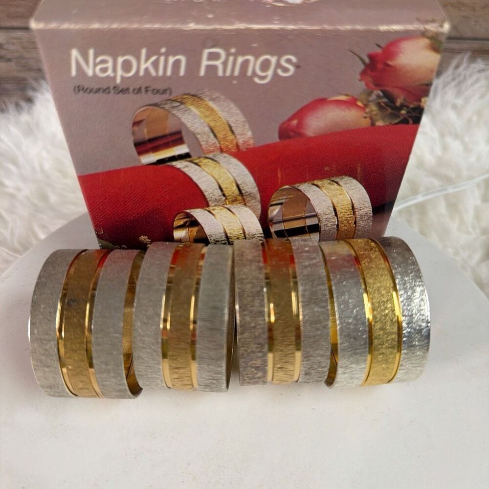 Vintage Set of New 8 William Wm A Rogers Oneida Silverplated Brass Napkin Rings